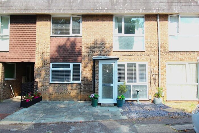 2 Bedroom Flat For Sale In Mayfield Court, Sandy, SG19