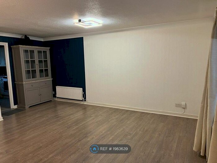 2 Bedroom Flat To Rent In Penton House, Sutton, SM2