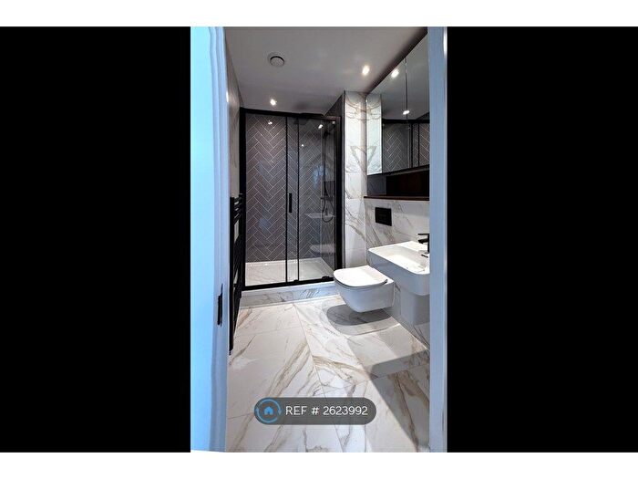 2 Bedroom Flat To Rent In Bankside Boulevard, Manchester City Centre, M3