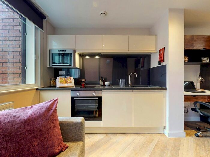 Studio To Rent In Apt, Live Oasis Wade Lane #, LS2