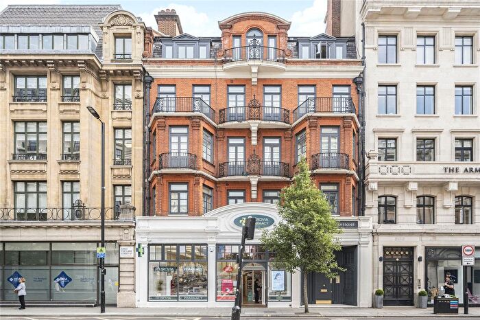 3 Bedroom Flat To Rent In Great Portland Street, London, W1W