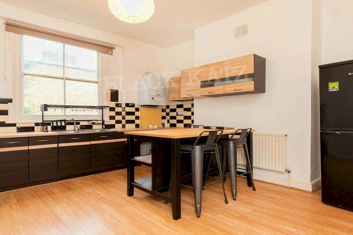2 Bedroom Flat To Rent In Sandringham Road, E8