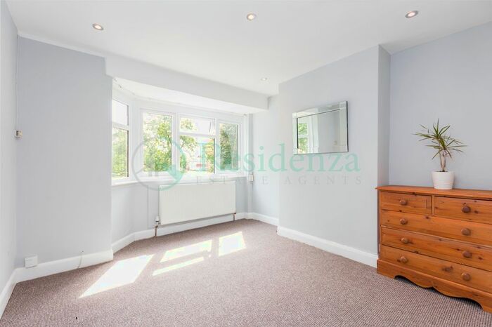 2 Bedroom Maisonette To Rent In Deer Park Gardens, Mitcham, CR4