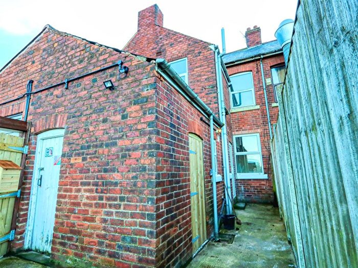 2 Bedroom Terraced House To Rent In Heath Road, Holmewood, S42