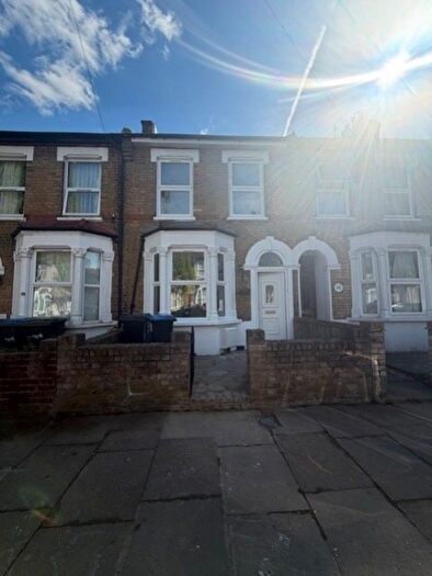 5 Bedroom Terraced House To Rent In Bulwer Road, London, N18