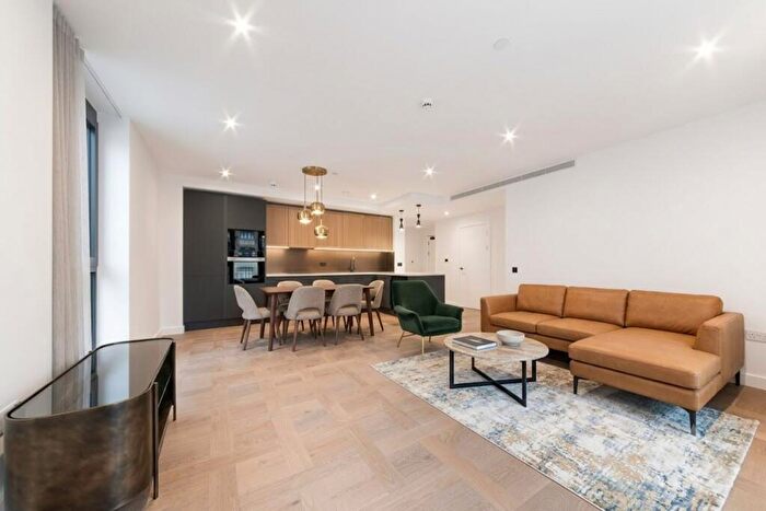 2 Bedroom Flat To Rent In Boxwood Gardens, London, E1W