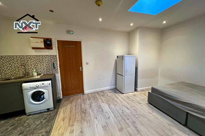 1 Bedroom Flat To Rent In High Road Leyton, London, E10