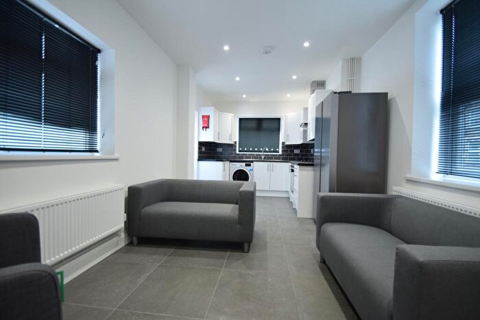 5 Bedroom House To Rent In Cranbrook Street, Cathays, CF24