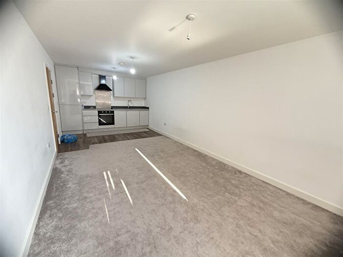 1 Bedroom Flat To Rent In Lombard Street, West Bromwich, B70