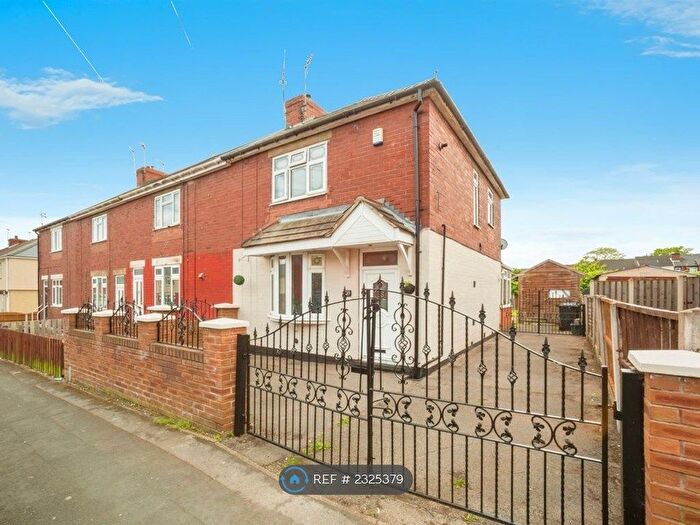 3 Bedroom End Of Terrace House To Rent In Dryden Road, Mexborough, S64