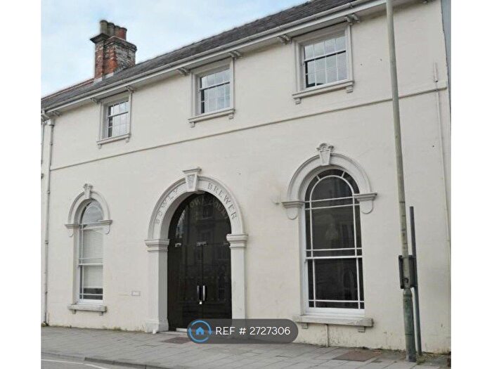 2 Bedroom Flat To Rent In High Street, Swindon, SN1