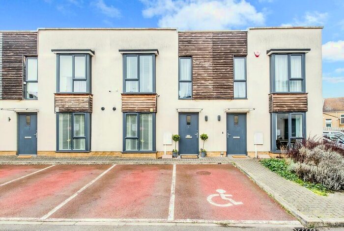 3 Bedroom End Of Terrace House To Rent In Suffolk Road Gravesend, DA12