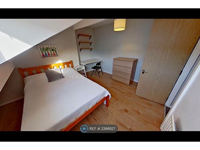 4 Bedroom Terraced House To Rent In Beechwood Terrace, Leeds, LS4
