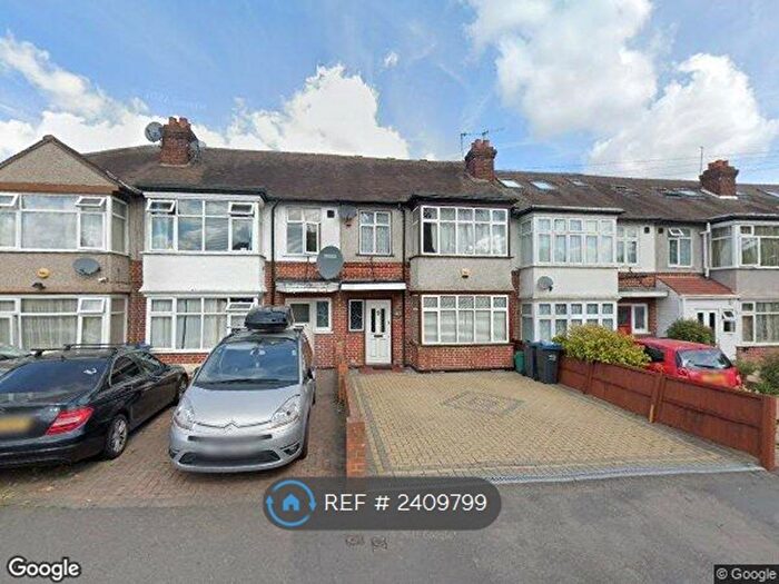 4 Bedroom Terraced House To Rent In Central Road, Morden, SM4