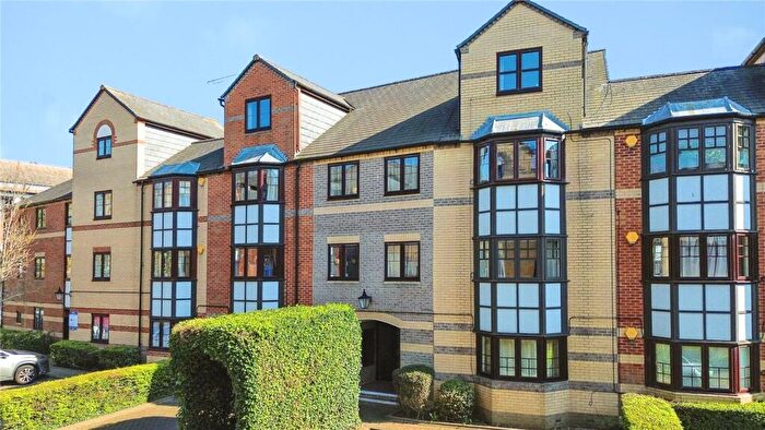 1 Bedroom Apartment For Sale In Maltings Place, Reading, Berkshire, RG1