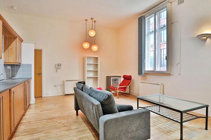 1 Bedroom Flat For Sale In Trafalgar Street, Leeds, West Yorkshire, LS2