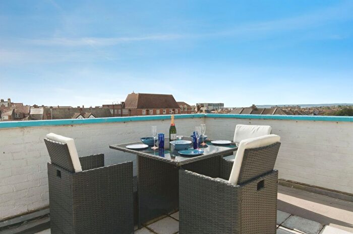 2 Bedroom Flat For Sale In Clifford Road, Bexhill-On-Sea, TN40