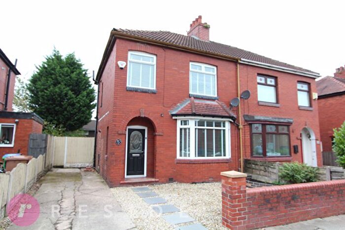 3 Bedroom Semi-Detached House For Sale In Baytree Lane, Middleton, Manchester, M24
