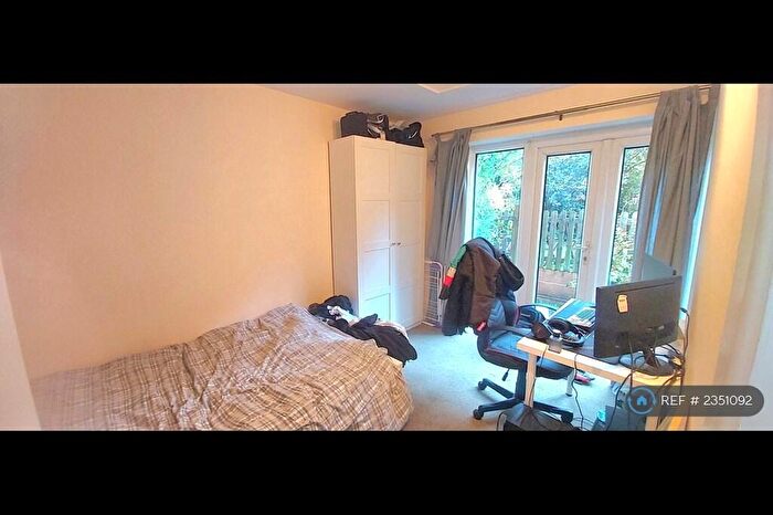 6 Bedroom Semi-Detached House To Rent In Somers Close, Winchester, SO22