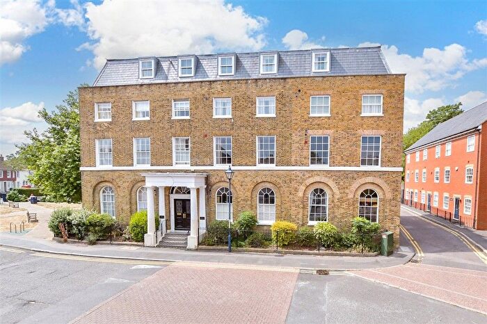 1 Bedroom Flat For Sale In High Street, Hythe, Kent, CT21