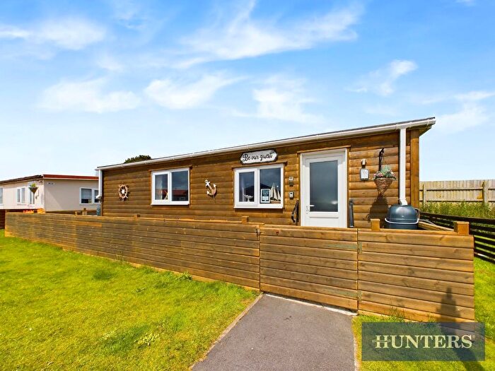 2 Bedroom Chalet For Sale In St Avenue, South Shore, Wilsthorpe, Bridlington, YO15