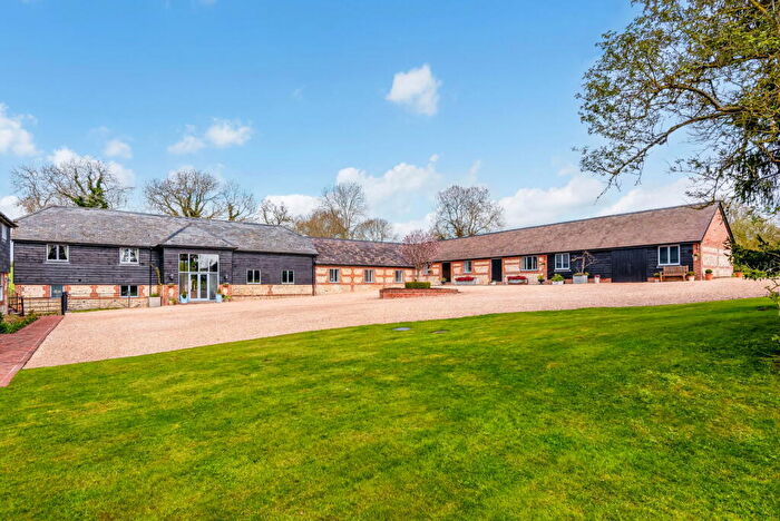 4 Bedroom Barn Conversion For Sale In Bottom Pond Farm, Morestead, Winchester, SO21