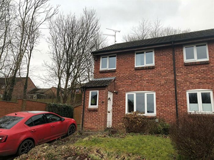 3 Bedroom House For Sale In Rogers Meadow, Marlborough, SN8