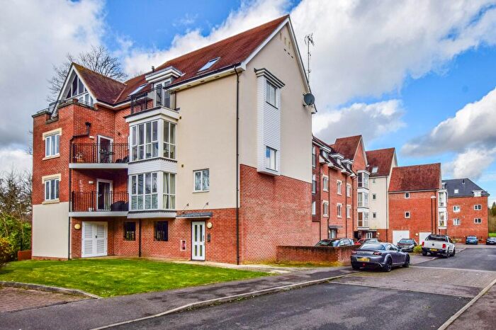 2 Bedroom Apartment To Rent In Stone Court, Crawley, RH10