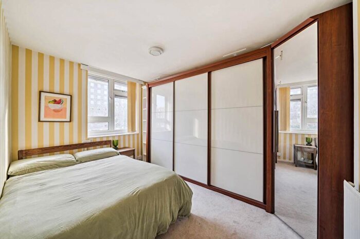 3 Bedroom Flat To Rent In Alexandra Road, St John's Wood, London, NW8