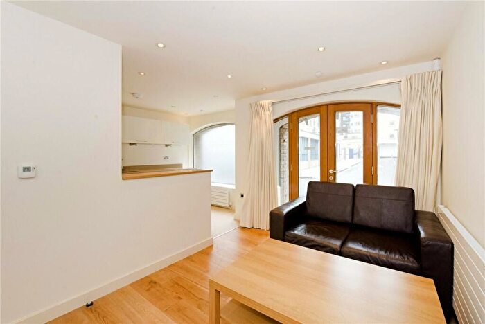 2 Bedroom Flat To Rent In Ridgmount Street, London, Greater London, WC1E