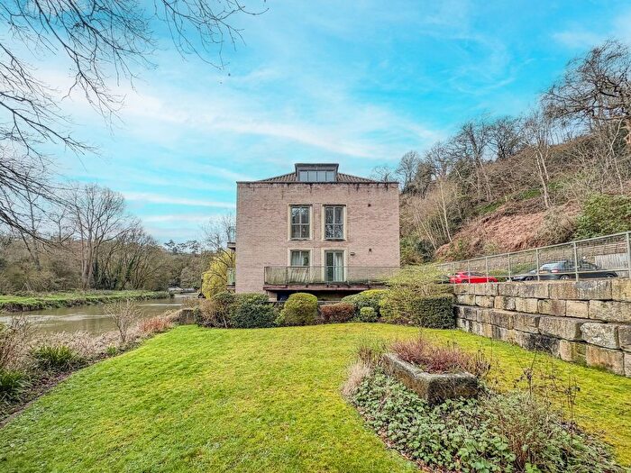 1 Bedroom Flat For Sale In The Pump House, Pump House Lane, St. Annes Park, Bristol, BS4
