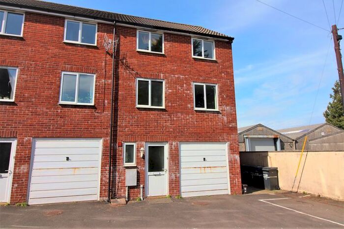 2 Bedroom Town House To Rent In Foundry Mews, Combe Street, Chard, TA20