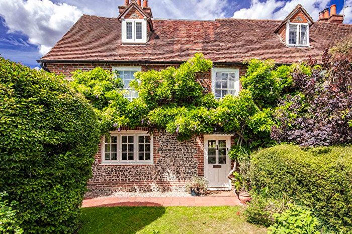 4 Bedroom Property For Sale In Duchess Close, Whitchurch -On- Thames, RG8