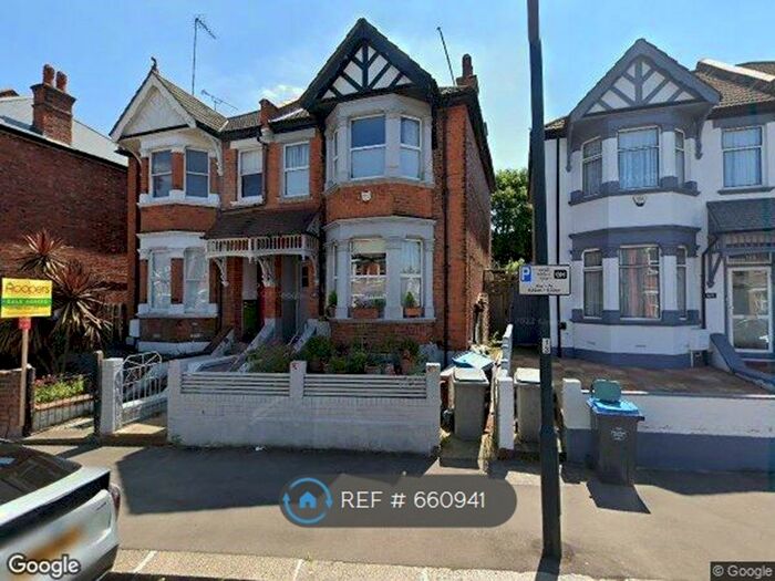 2 Bedroom Flat To Rent In Garden Harlesden Road, London, NW10