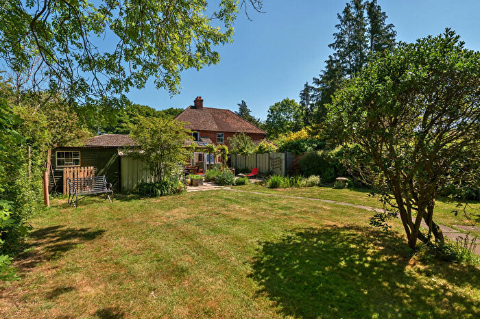 4 Bedroom Semi-Detached House For Sale In Aldermaston Road, Tadley, RG26