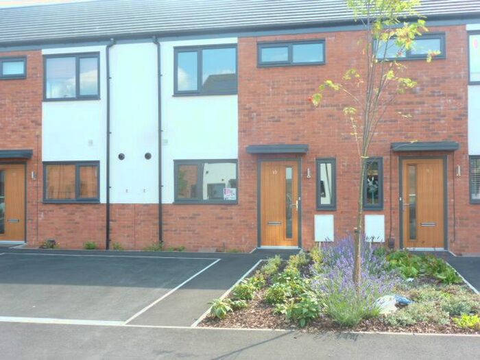 3 Bedroom Mews To Rent In Wilson Street, Bury, BL9