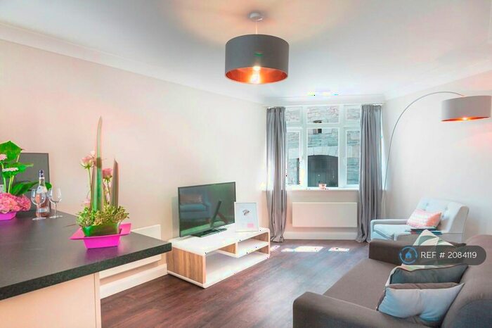 1 Bedroom Flat To Rent In New Street, Plymouth, PL1