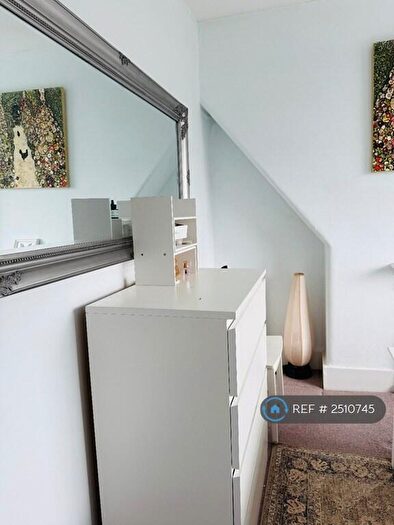 1 Bedroom Flat To Rent In Evell Road, London, KT6