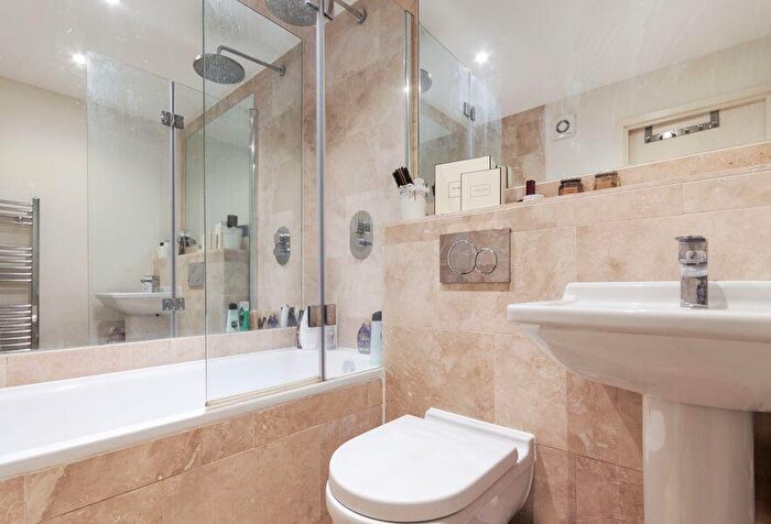 1 Bedroom Flat To Rent In Lily Court, Havelock Road, Wokingham, RG41