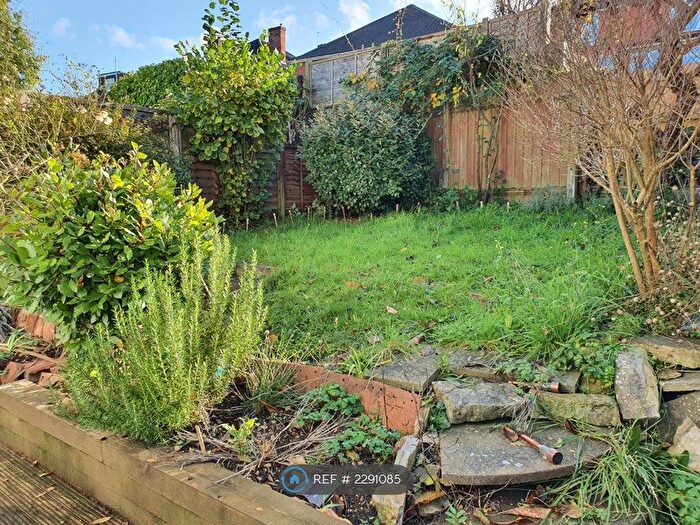 6 Bedroom End Of Terrace House To Rent In Donnington Grove, Southampton, SO17