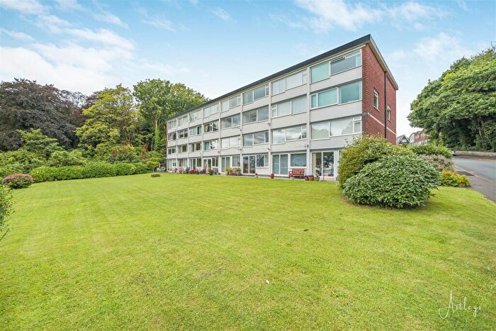 2 Bedroom Maisonette For Sale In Gullivers Close, West Cross, Swansea, SA3