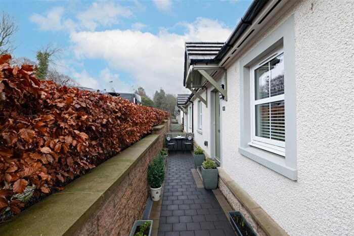 2 Bedroom Flat For Sale In Berwick Brae, Perth, PH2