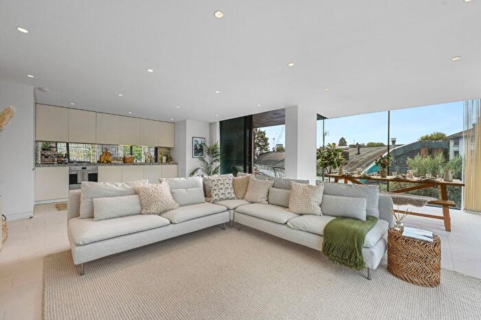 3 Bedroom Apartment To Rent In Latitude House, Oval Road, Camden, London, NW1