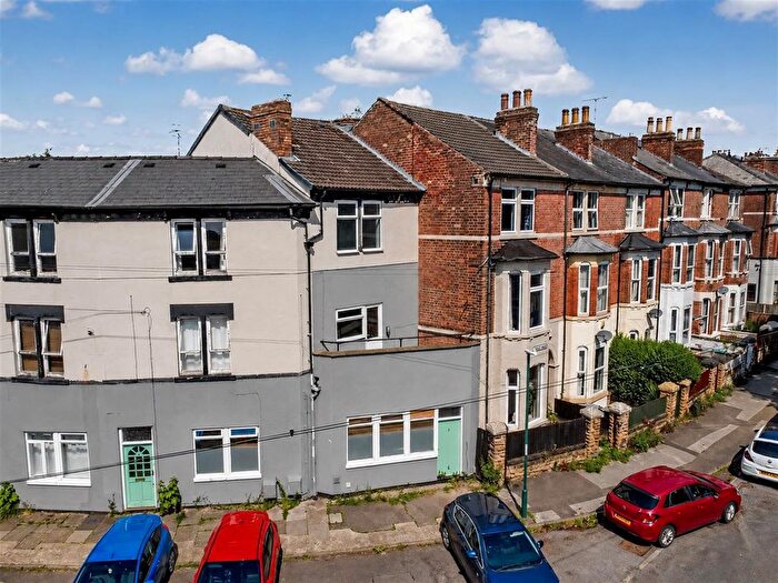 4 Bedroom Flat For Sale In Loscoe Road, Nottingham, NG5