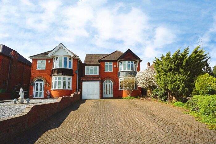 4 Bedroom Detached House For Sale In Vicarage Road West, Woodsetton, Dudley, DY1