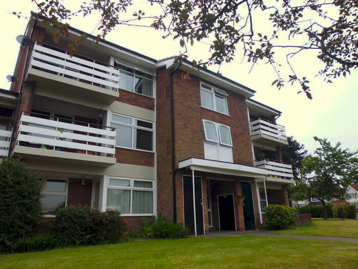 2 Bedroom Flat To Rent In Fernside Gardens, Yardley Wood Road, Moseley, Birmingham, B13