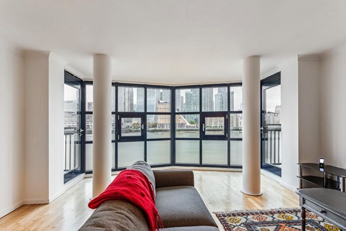 2 Bedroom Flat To Rent In Tivoli Court, Rotherhithe, SE16