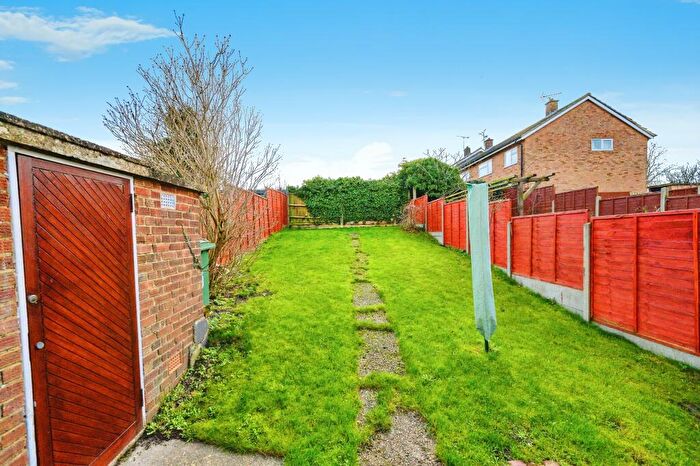 3 Bedroom Terraced House For Sale In Thornview Road, Houghton Regis, Dunstable, Bedfordshire, LU5