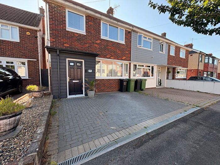 3 Bedroom Semi-Detached House For Sale In Lealand Road, Drayton, PO6