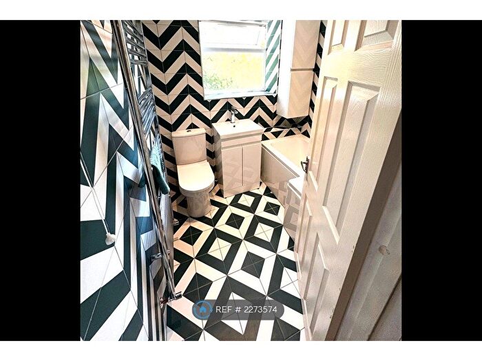 4 Bedroom Semi-Detached House To Rent In Nyetimber Hill, Brighton, BN2